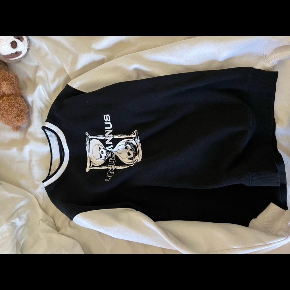 UNUS ANNUS HOURGLASS CREWNECK
